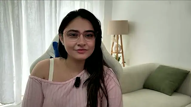 demieliss online show from June 21, 6:50 am
