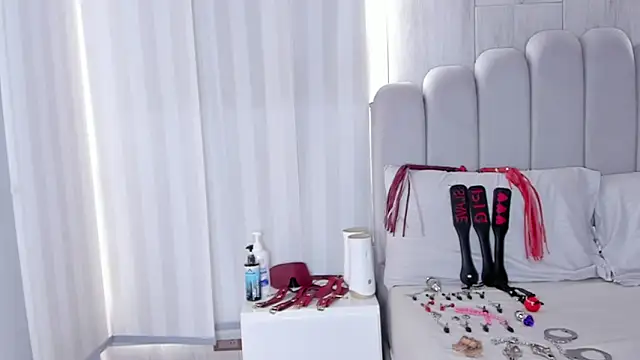 mileyerikson online show from October 10, 1:38 pm