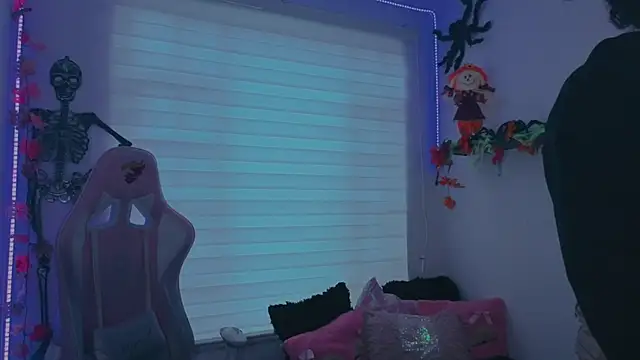 keyla roberts777 online show from October 18, 8:43 pm