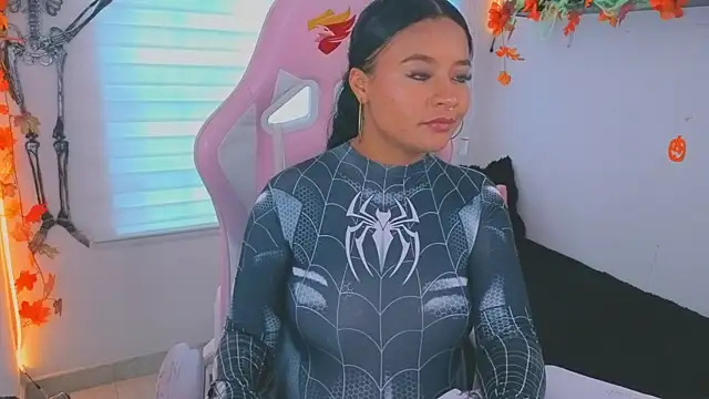 keyla roberts777 online show from October 24, 9:00 pm