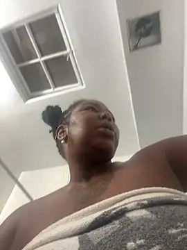 Goddess Nafeesha online show from November 5, 12:05 am