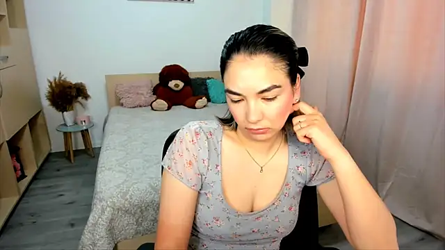 Alexa Dolly12 online show from May 20, 8:11 am