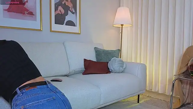 Alice milf  online show from May 4, 8:12 pm