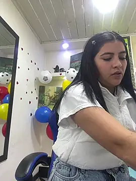  luna torres online show from June 27, 1:39 pm