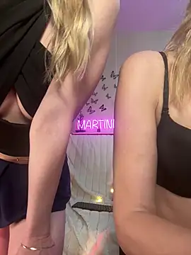 SweetCupcaks online show from April 10, 8:53 am