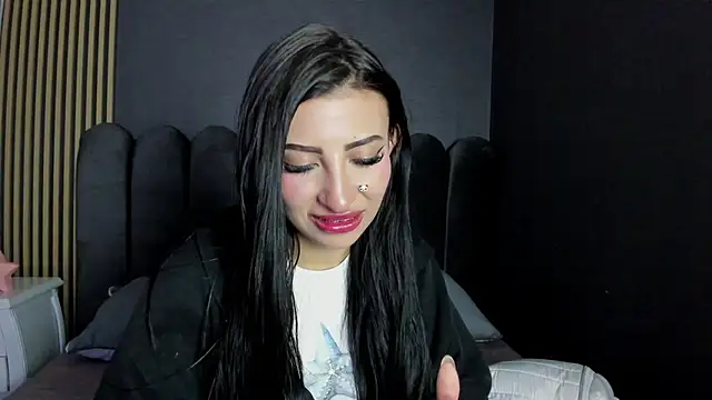 Nicolette ks  online show from May 5, 5:10 am