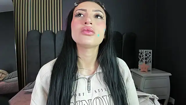 Nicolette ks  online show from May 22, 4:54 am