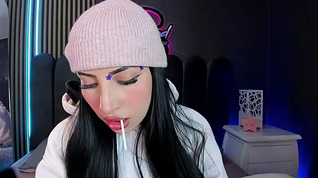 Nicolette ks  online show from May 23, 5:28 am