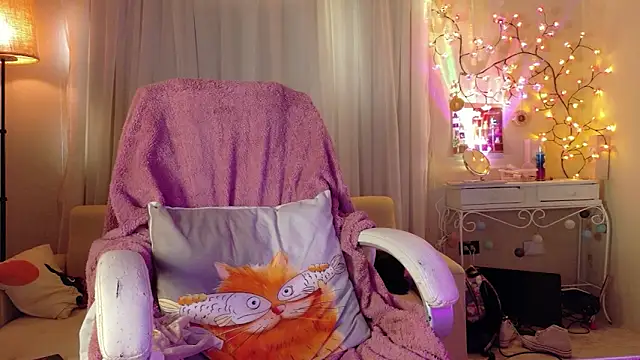 AllisonCatUwU online show from May 22, 3:21 pm