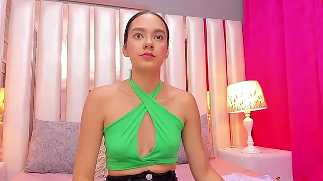 EmmyCruzZ online show from February 21, 7:03 pm