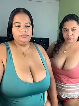 twocurvylatins online show from May 26, 9:52 am