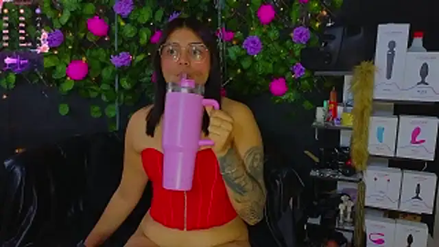 Sweett Mollyy online show from May 5, 4:10 pm
