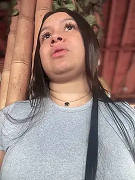 Pretty Isadora online show from October 5, 6:57 pm