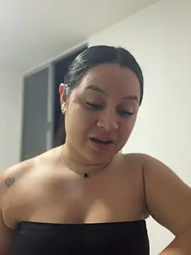 Pretty Isadora online show from May 14, 12:49 am