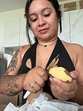 Pretty Isadora online show from March 2, 2:57 pm