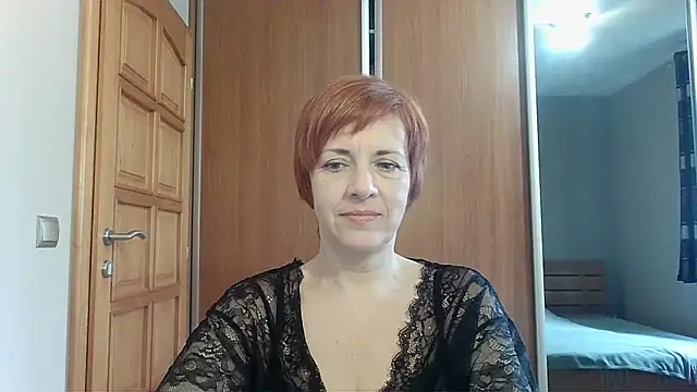 LoraLoraMay online show from April 15, 1:00 pm