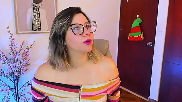 Chanelll Taylorr  online show from November 22, 1:03 pm