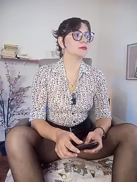 Chanelll Taylorr  online show from May 11, 4:15 pm