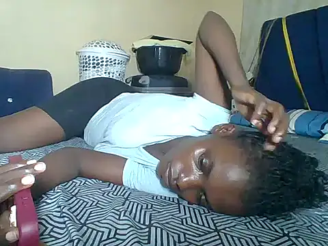 awino001 online show from February 28, 8:30 pm