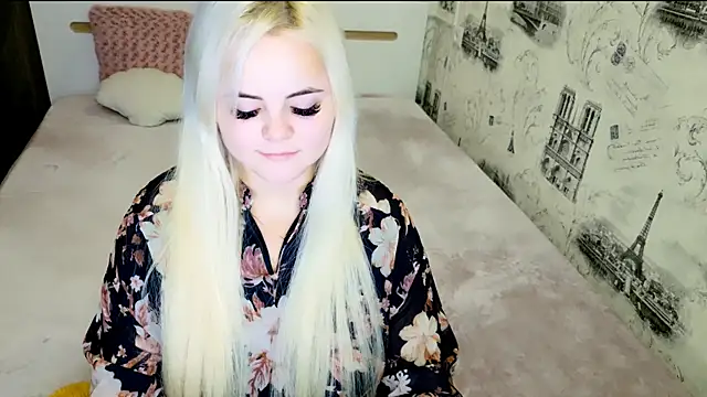 lovely-eyes online show from November 4, 7:41 pm