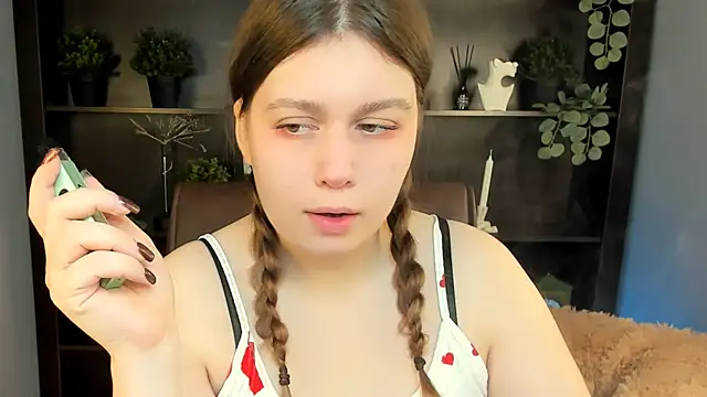 FioraMarmoris online show from November 24, 7:10 am