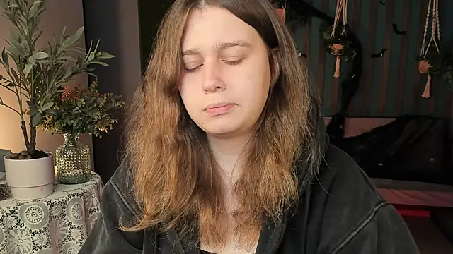 FioraMarmoris online show from October 20, 1:47 pm