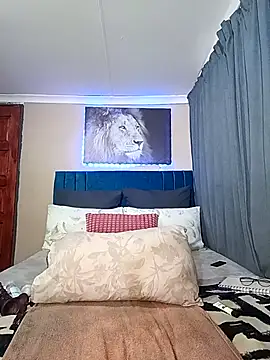 Queen-Chocolate online show from November 9, 3:24 am