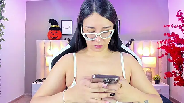 sara parker069 online show from October 28, 1:06 pm