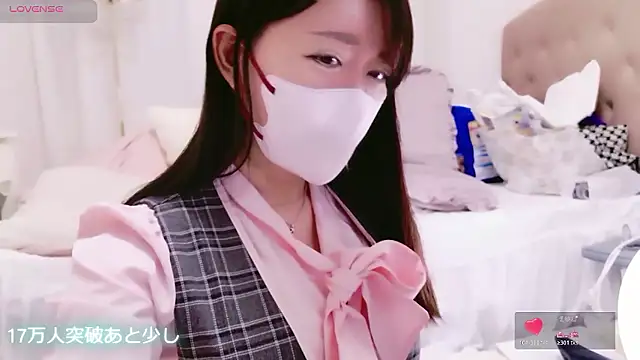 maii- online show from May 11, 1:57 pm