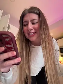 sophielove888 online show from March 28, 4:39 pm