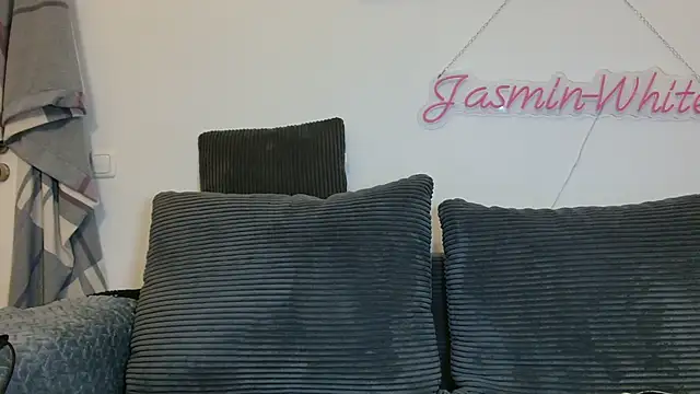 Jasmin-White online show from May 4, 11:08 pm