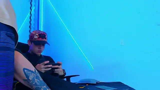 HOT boy2025 online show from October 13, 4:15 am