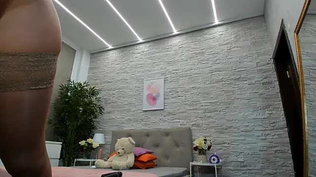 Alessa Burns online show from November 15, 5:03 pm