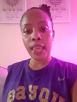 R-thequeen online show from May 16, 12:02 am
