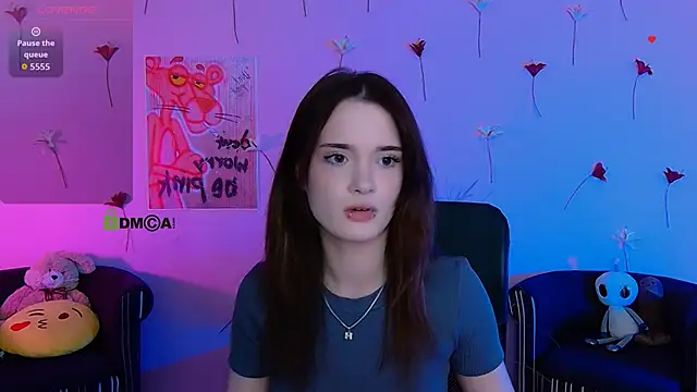 liana kisses online show from May 19, 7:10 pm