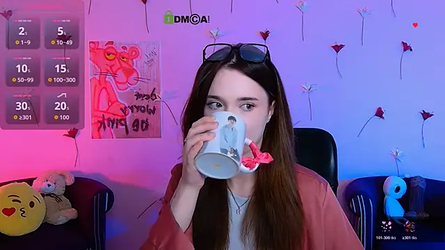 liana kisses online show from May 15, 7:16 pm