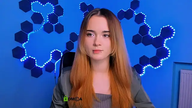 liana kisses online show from November 30, 8:13 pm