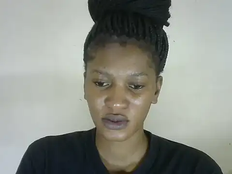 Pretty-emmie online show from October 4, 11:38 am