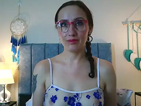 IberianMoonMK online show from February 9, 6:43 pm