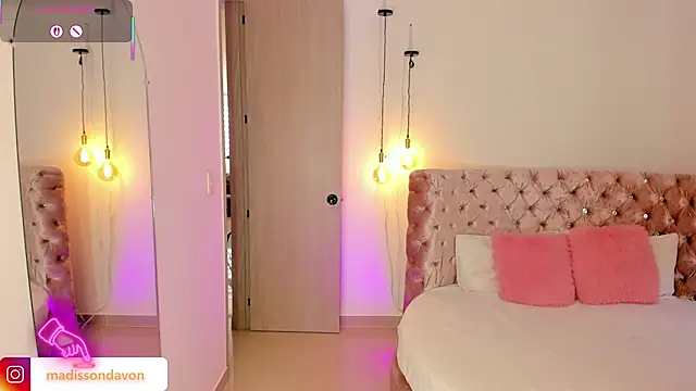 madisson davon online show from April 17, 8:11 pm