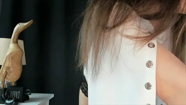 Kelly  bon online show from April 10, 1:17 pm