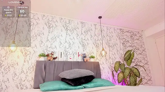 aihnoa split online show from November 10, 1:06 pm