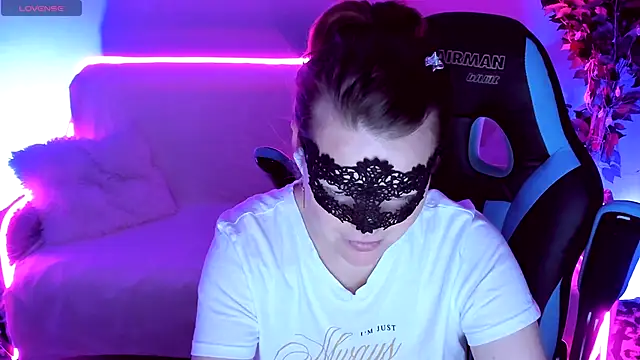 Sexy-Housewife online show from September 14, 7:12 pm