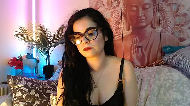 Saturnia Yvonne online show from November 20, 5:47 pm