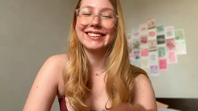 HoneyAudrey online show from May 21, 2:31 am