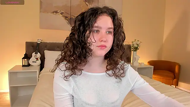 Snapshot of Ariella_Sol chatting on September 22, 12:09 am Ariella Sol online show from September 22, 12:09 am