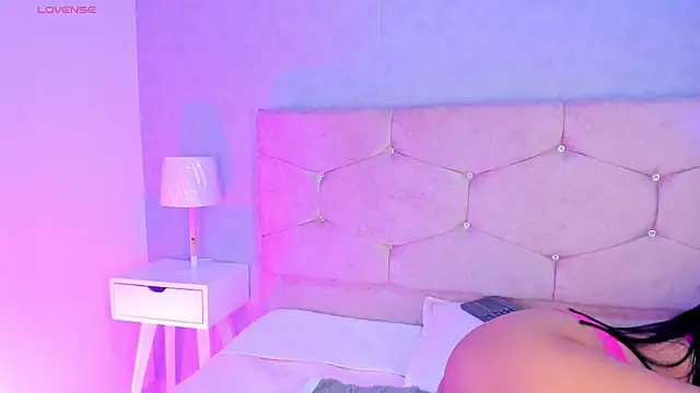 Snapshot of Cameliaa_Smiith chatting on September 23, 3:59 am Cameliaa Smiith online show from September 23, 3:59 am
