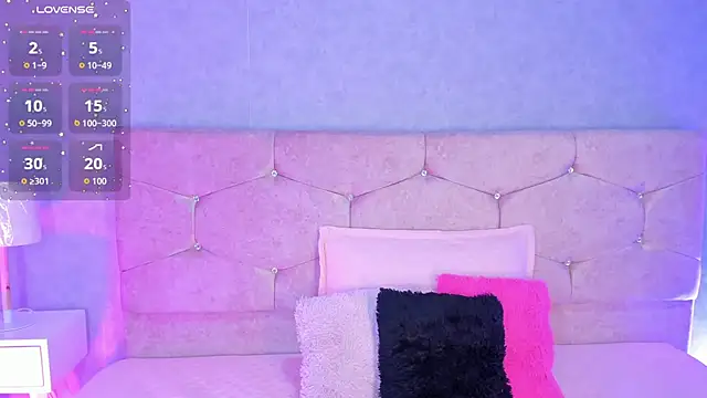Snapshot of Cameliaa_Smiith chatting on September 10, 3:17 am Cameliaa Smiith online show from September 10, 3:17 am