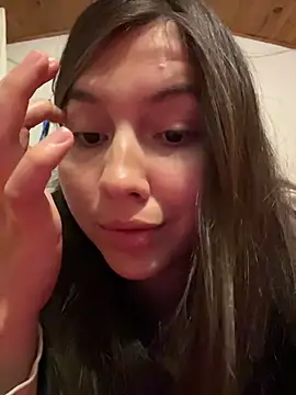 Emily Rowley online show from December 23, 4:05 am