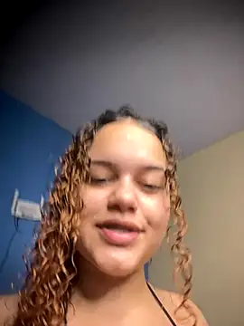 Snapshot of Lolacavalona chatting on September 29, 4:56 pm Lolacavalona online show from September 29, 4:56 pm